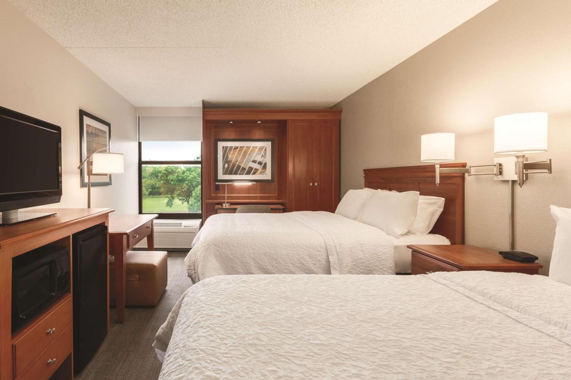 Hampton Inn Des Moines-Airport Zewnętrze zdjęcie