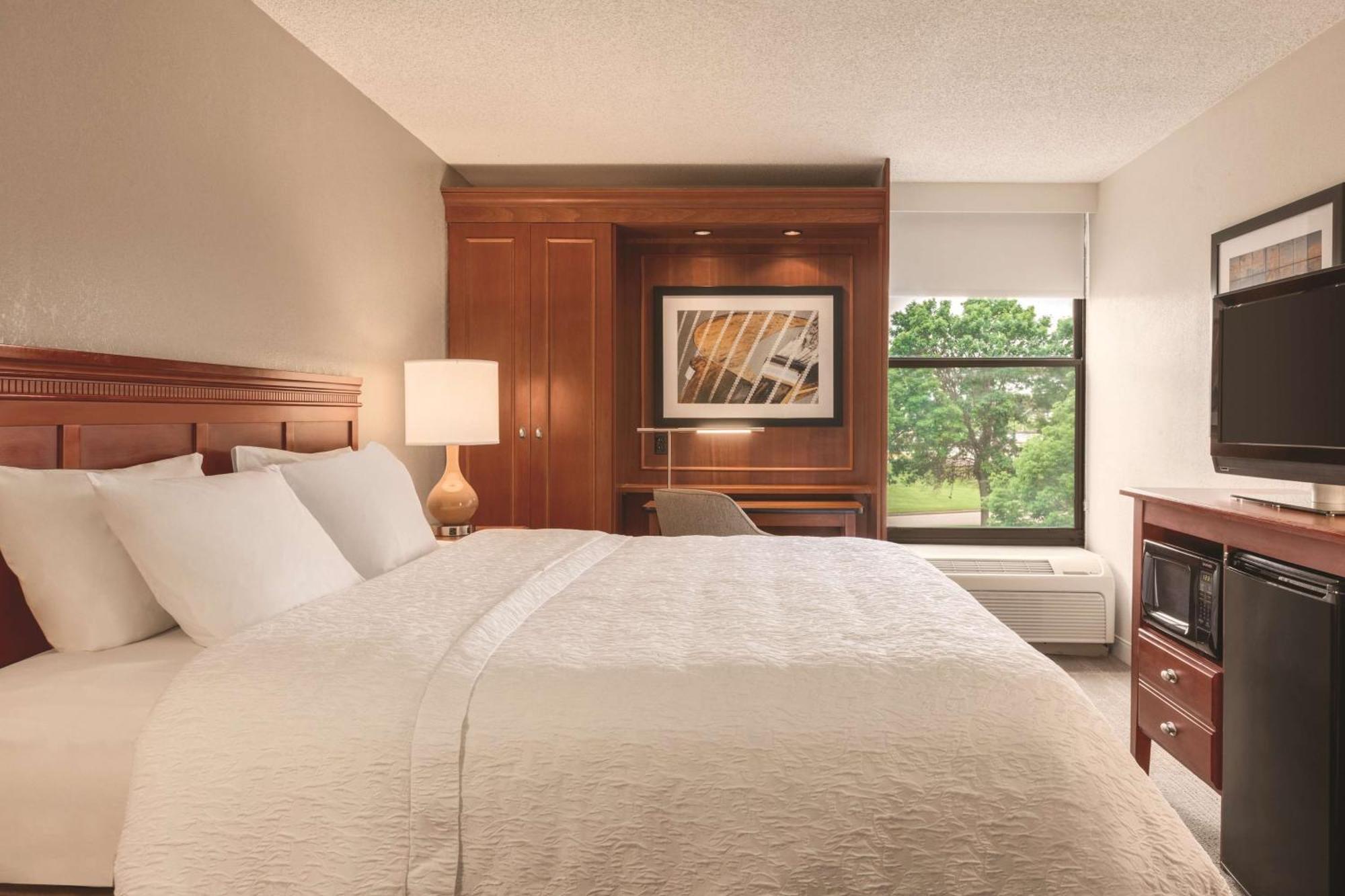 Hampton Inn Des Moines-Airport Zewnętrze zdjęcie
