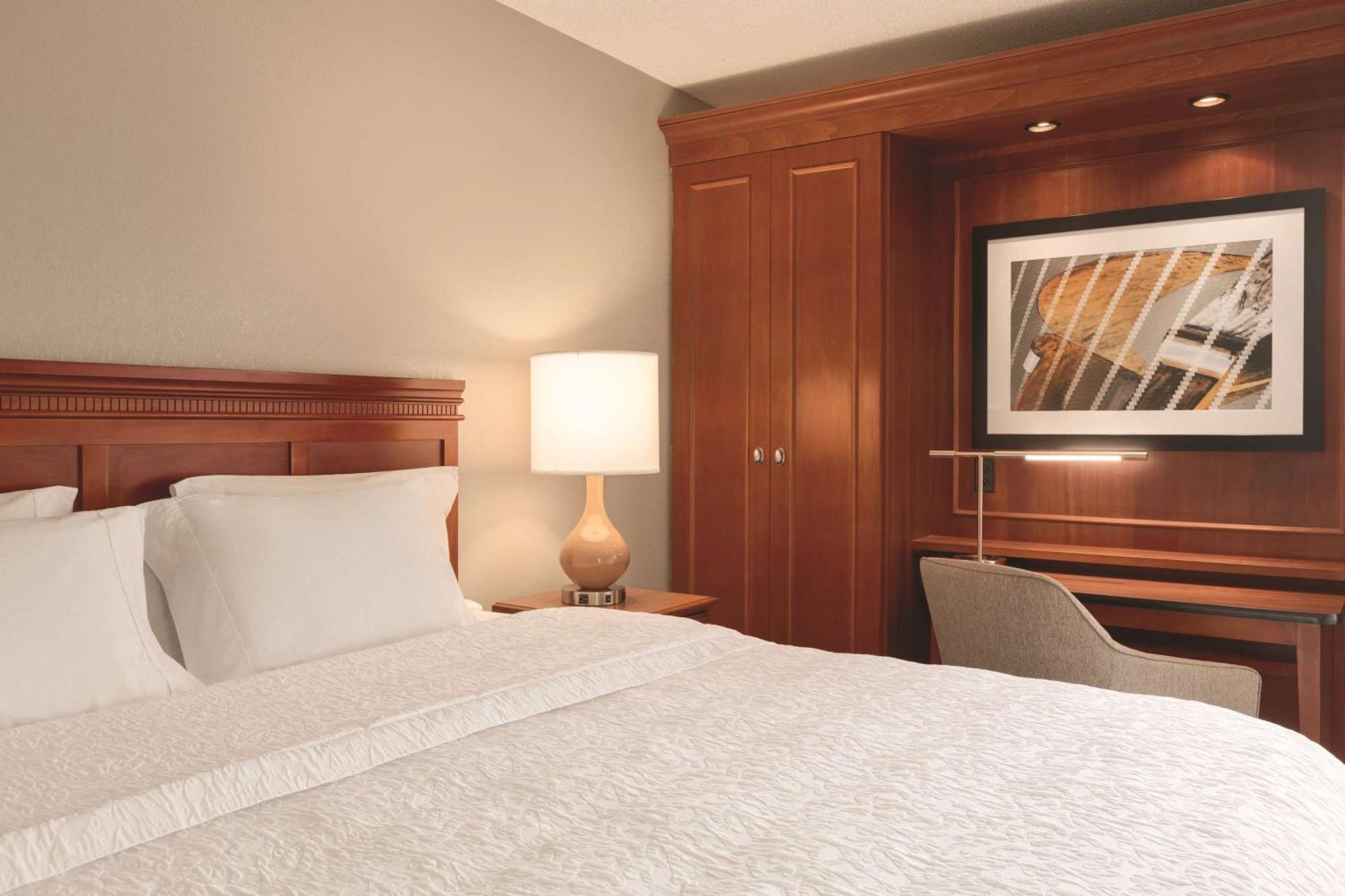 Hampton Inn Des Moines-Airport Zewnętrze zdjęcie