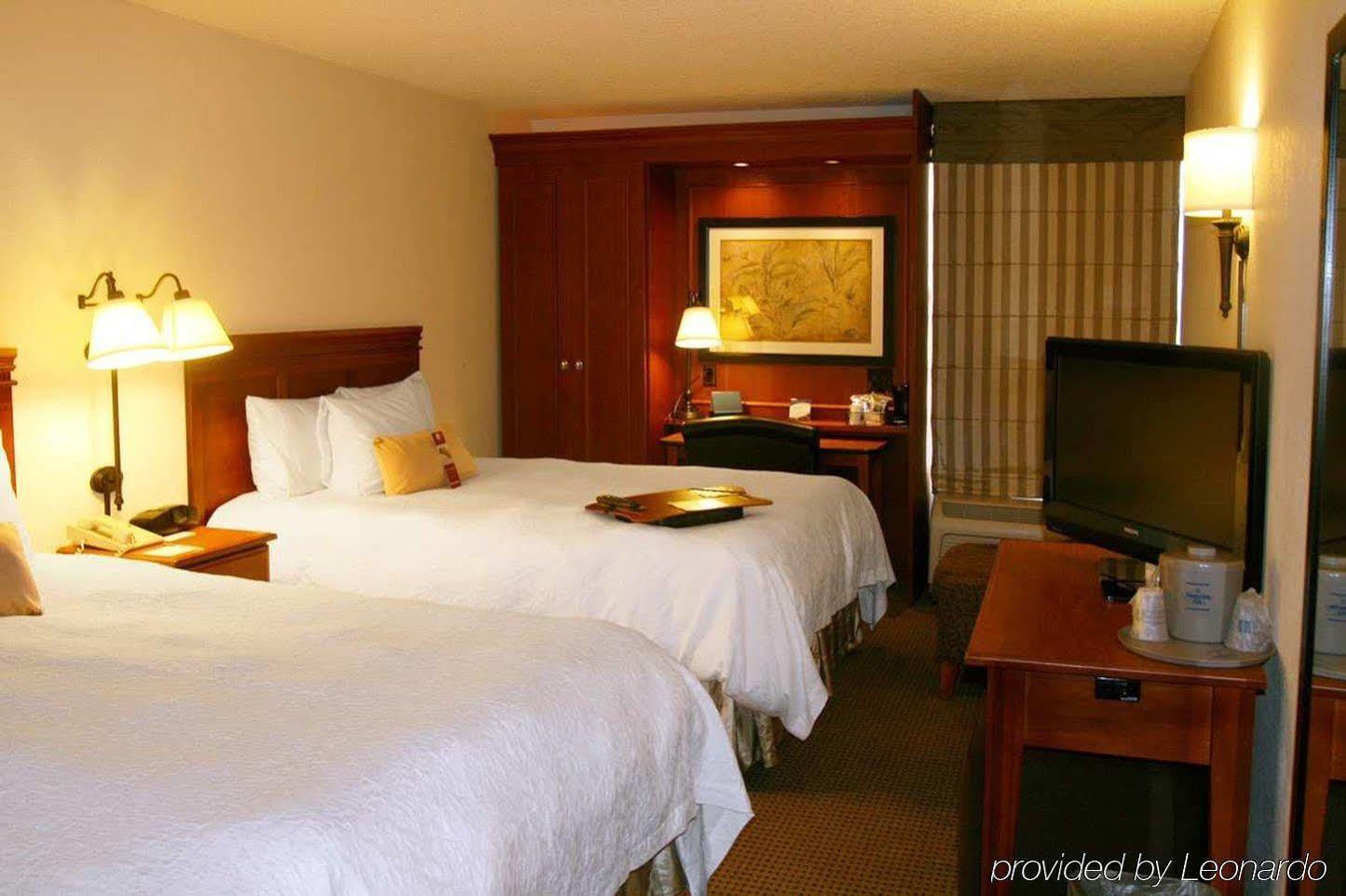 Hampton Inn Des Moines-Airport Zewnętrze zdjęcie
